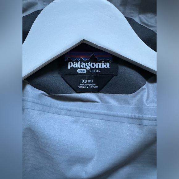 Women's Granite Crest Rain Jacket in Light Green - Picture 5 of 7